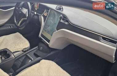 Лифтбек Tesla Model S 2014 в 