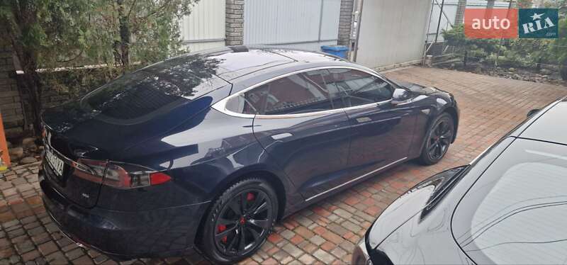 Лифтбек Tesla Model S 2014 в Киеве