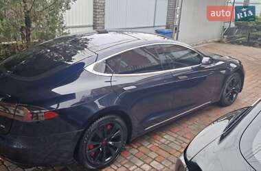 Лифтбек Tesla Model S 2014 в 