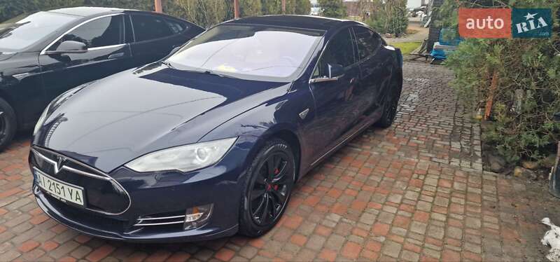 Лифтбек Tesla Model S 2014 в Киеве