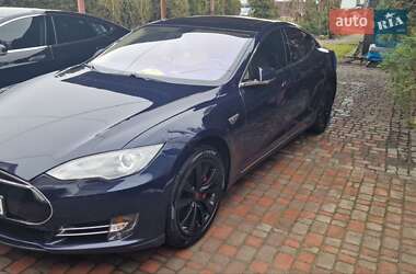 Лифтбек Tesla Model S 2014 в 