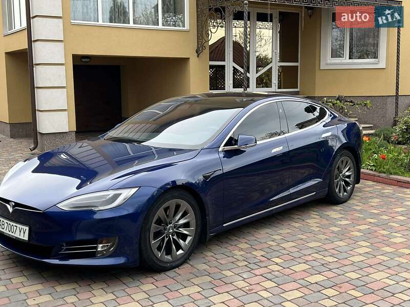 Лифтбек Tesla Model S 2017 в Херсоне