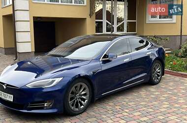 Лифтбек Tesla Model S 2017 в 