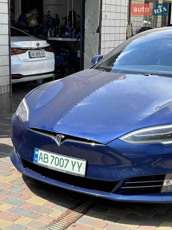 Лифтбек Tesla Model S 2017 в Херсоне