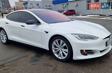 Лифтбек Tesla Model S 2017 в 