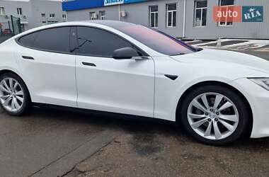 Лифтбек Tesla Model S 2017 в 