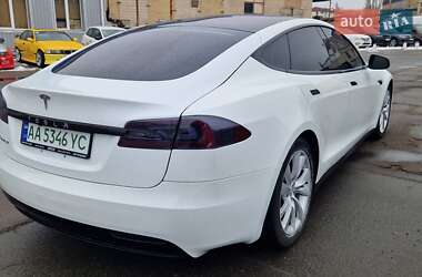 Лифтбек Tesla Model S 2017 в 