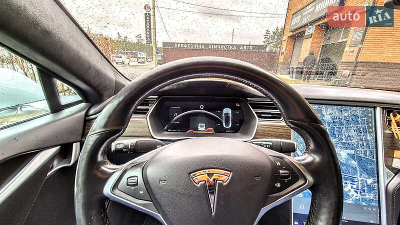 Лифтбек Tesla Model S 2015 в Киеве фото 21 Лифтбек Tesla Model S 2015 в Киеве
