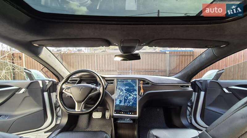 Лифтбек Tesla Model S 2015 в Киеве фото 31 Лифтбек Tesla Model S 2015 в Киеве
