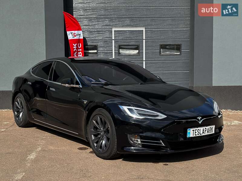Лифтбек Tesla Model S 2019 в Киеве