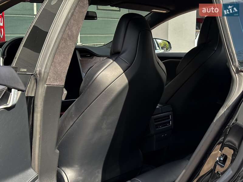 Лифтбек Tesla Model S 2019 в Киеве