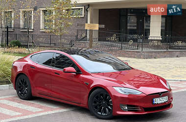 Лифтбек Tesla Model S 2016 в 
