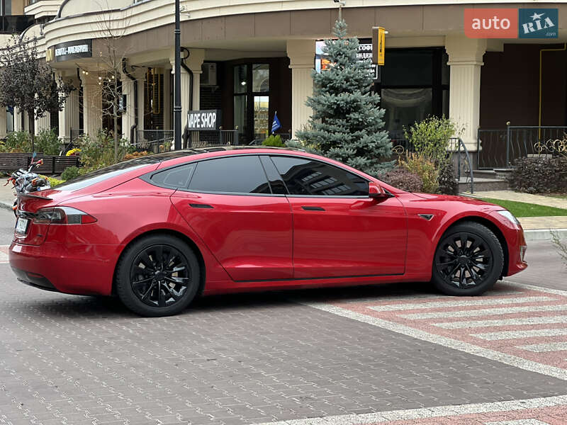 Ліфтбек Tesla Model S 2016 в Києві