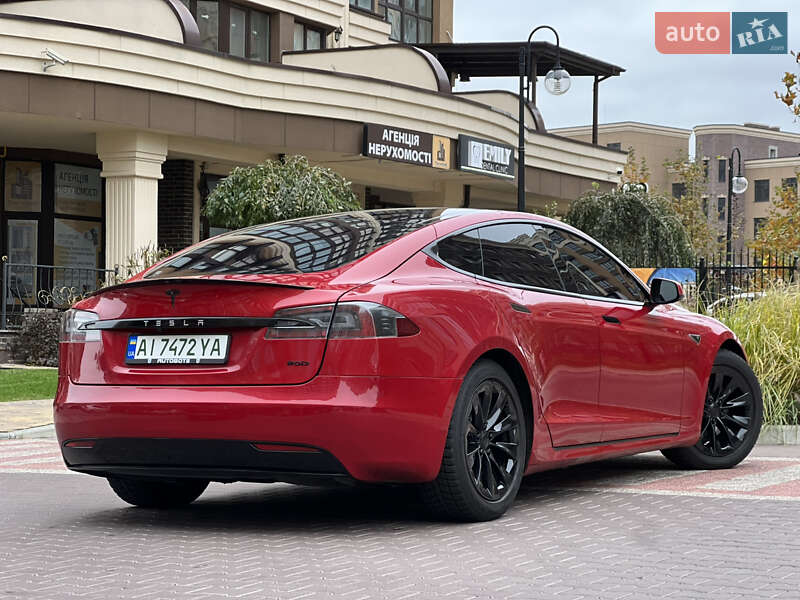 Ліфтбек Tesla Model S 2016 в Києві