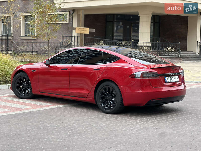 Ліфтбек Tesla Model S 2016 в Києві