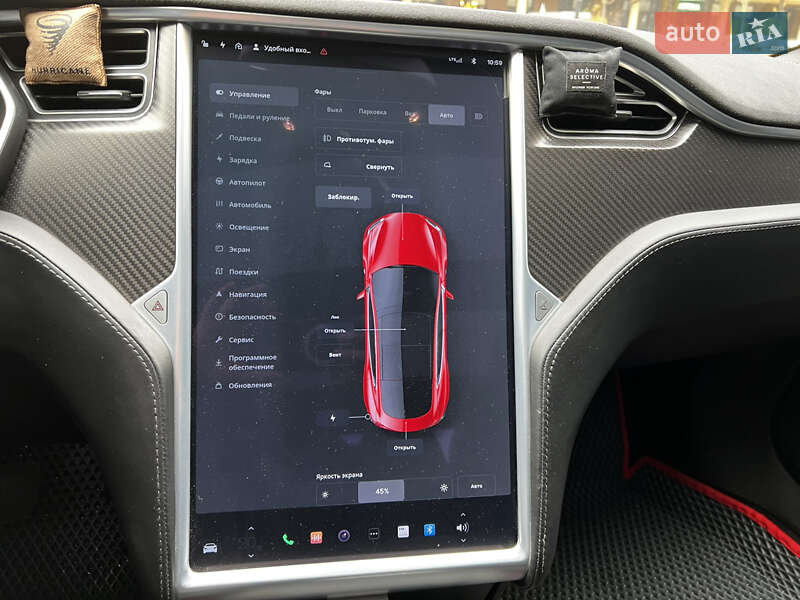 Ліфтбек Tesla Model S 2016 в Києві