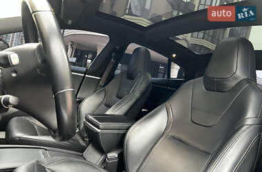 Лифтбек Tesla Model S 2016 в 
