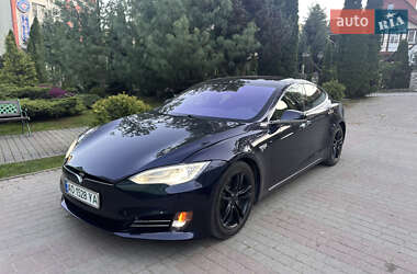 Лифтбек Tesla Model S 2015 в Сваляве