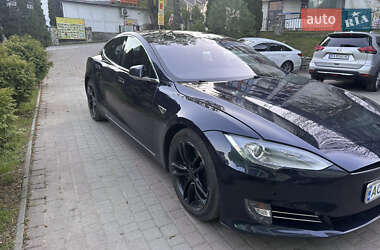 Лифтбек Tesla Model S 2015 в Сваляве