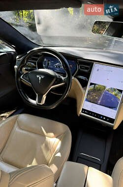 Лифтбек Tesla Model S 2016 в Хмельницком