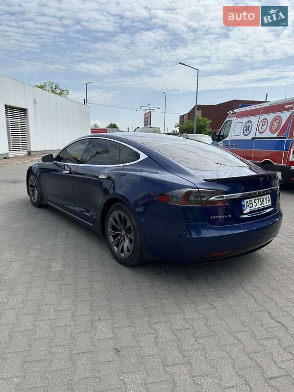 Лифтбек Tesla Model S 2017 в Херсоне