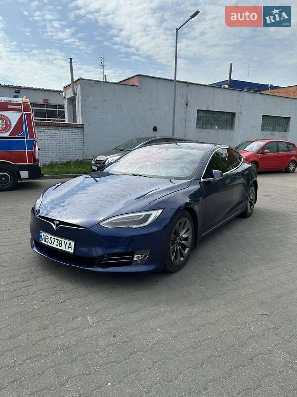 Лифтбек Tesla Model S 2017 в Херсоне
