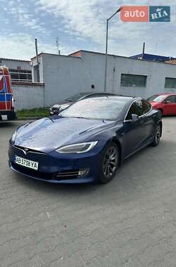 Лифтбек Tesla Model S 2017 в 