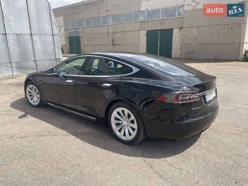 Лифтбек Tesla Model S 2018 в Александрие