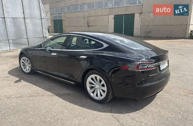 Лифтбек Tesla Model S 2018 в 