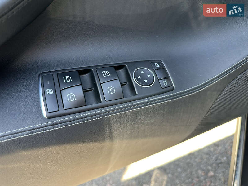 Лифтбек Tesla Model S 2013 в Одессе фото 24 Лифтбек Tesla Model S 2013 в Одессе