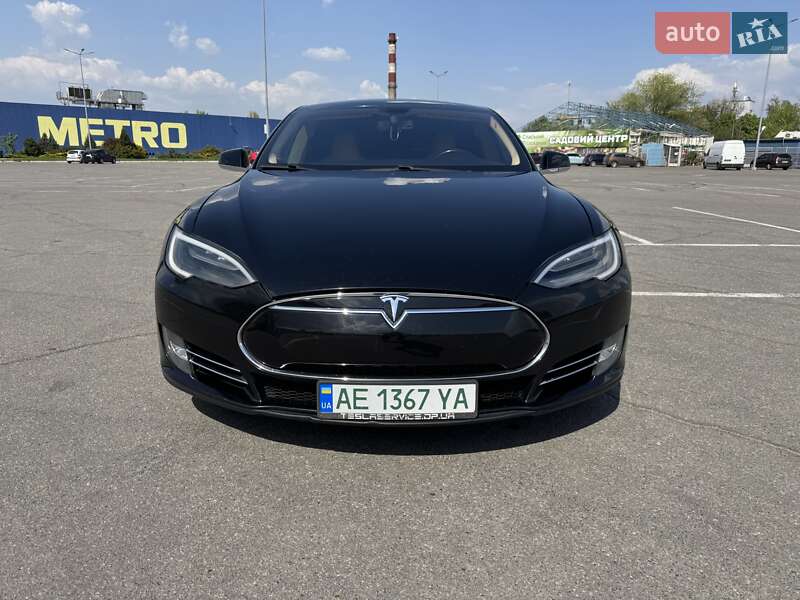 Ліфтбек Tesla Model S 2013 в Дніпрі