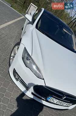 Лифтбек Tesla Model S 2015 в 