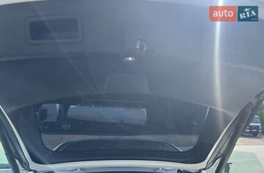 Лифтбек Tesla Model S 2015 в 