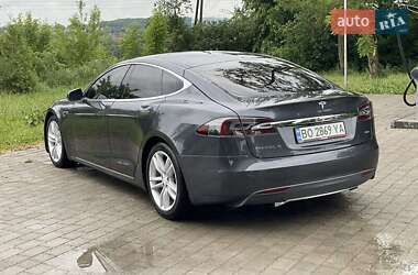 Лифтбек Tesla Model S 2015 в 
