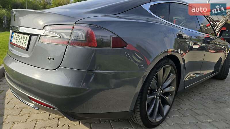 Ліфтбек Tesla Model S 2014 в Тернополі