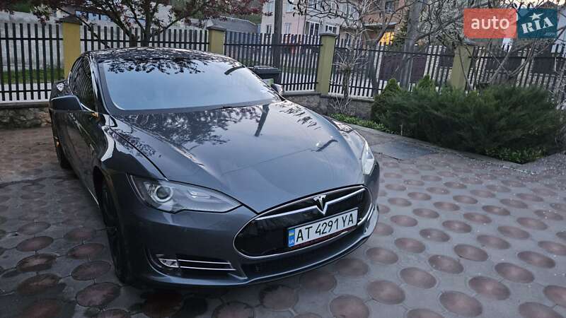 Ліфтбек Tesla Model S 2014 в Тернополі