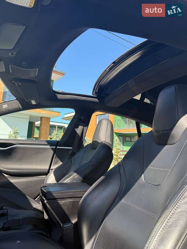 Ліфтбек Tesla Model S 2016 в Львові фото 4 Ліфтбек Tesla Model S 2016 в Львові