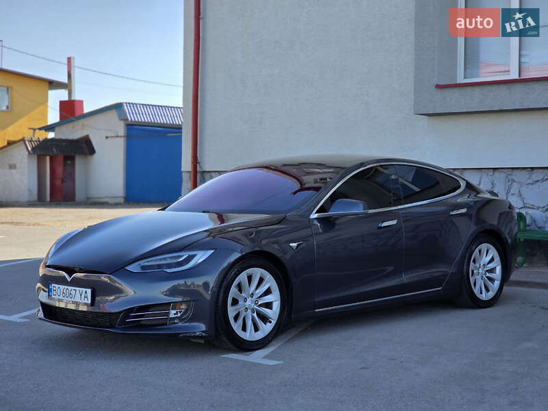 Tesla Model S 2018