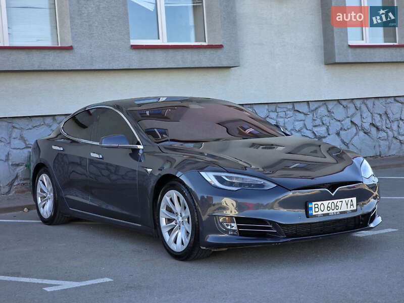 Лифтбек Tesla Model S 2018 в Тернополе