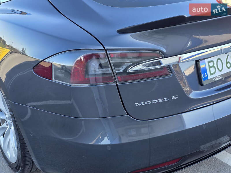 Лифтбек Tesla Model S 2018 в Тернополе