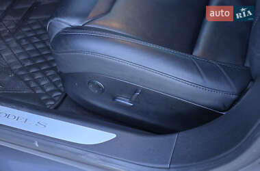 Лифтбек Tesla Model S 2018 в 
