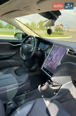 Лифтбек Tesla Model S 2015 в 