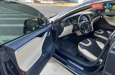 Лифтбек Tesla Model S 2013 в 