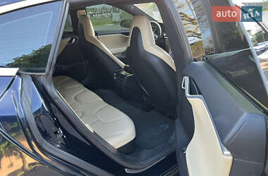 Лифтбек Tesla Model S 2013 в 