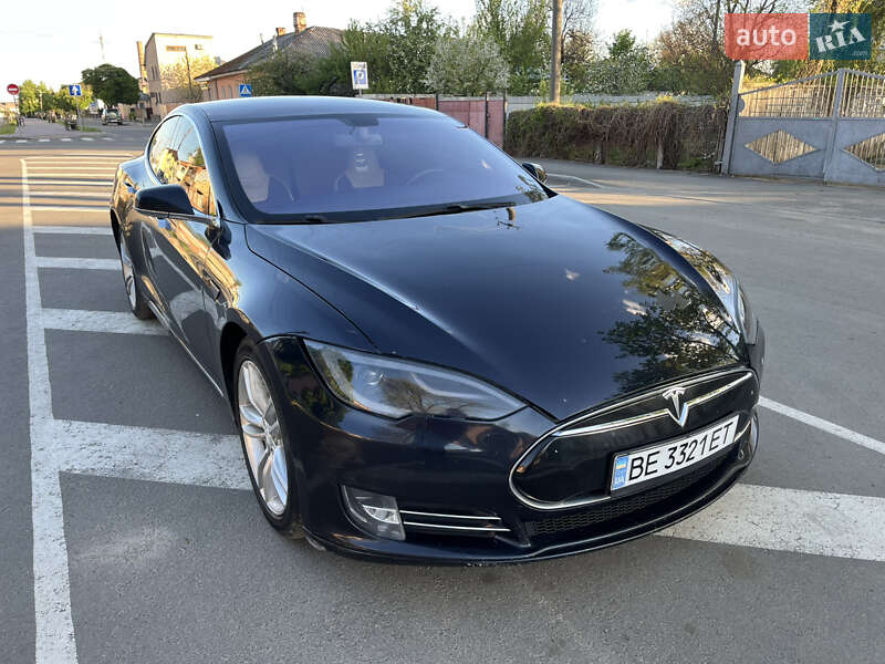 Ліфтбек Tesla Model S 2013 в Києві