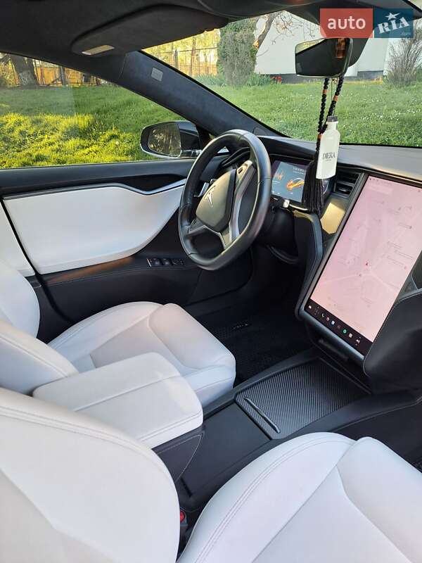 Лифтбек Tesla Model S 2020 в Тернополе