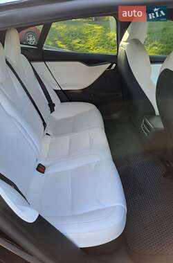 Лифтбек Tesla Model S 2020 в 