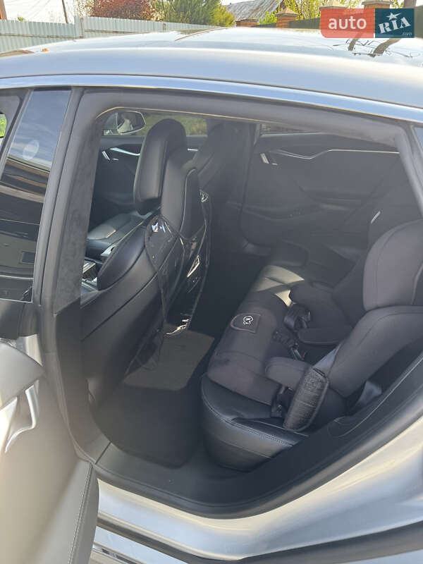 Лифтбек Tesla Model S 2017 в Владимире