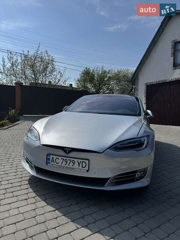 Лифтбек Tesla Model S 2017 в Владимире