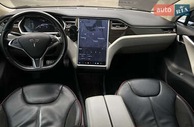 Ліфтбек Tesla Model S 2013 в 